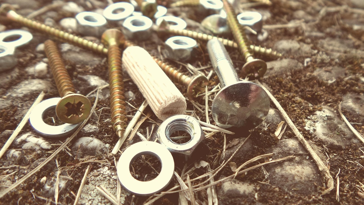 story-01 screws, dowels, hammer, mother, to build, washers, diy, dowels, hammer, diy, diy, diy, diy, diy