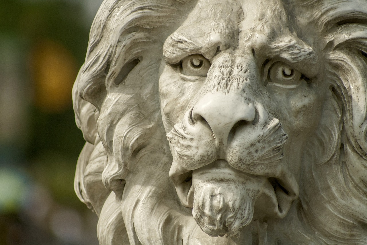 Réaliser une sculpture en papier mâché pour décorer sa pièce découvrez l'art du papier-mâché sculpture : techniques, idées créatives et astuces pour réaliser des œuvres uniques et originales en papier recyclé.