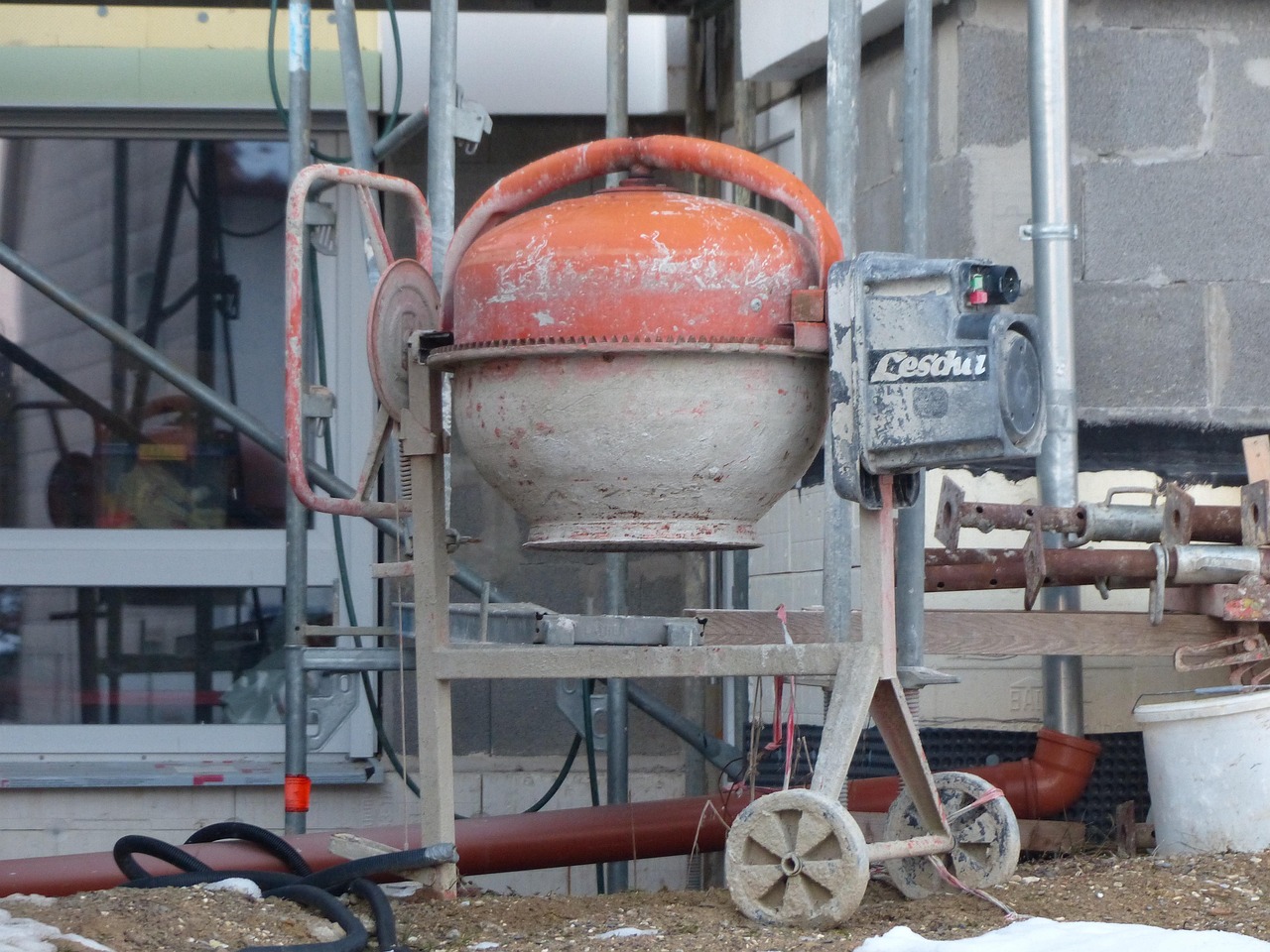 DIY : Créer un meuble en béton ciré pour un style industriel