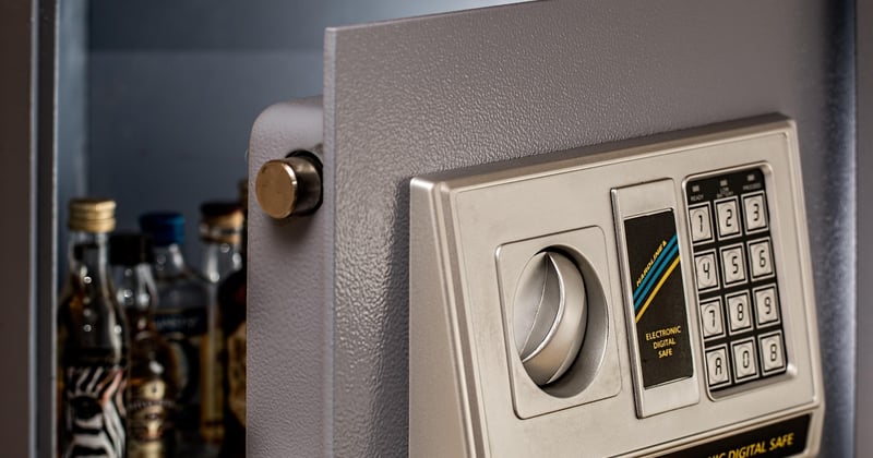 Mini coffre fort : le petit allié discret pour protéger vos objets de valeur