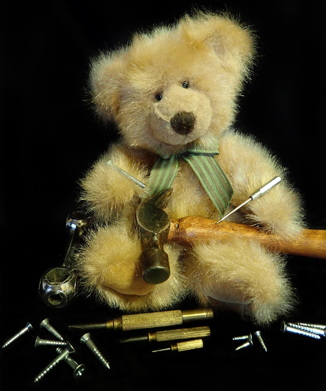 conseils et astuces pour l'entretien de la maison, incluant la réparation, le nettoyage et la maintenance régulière afin de garder votre domicile en parfait état.